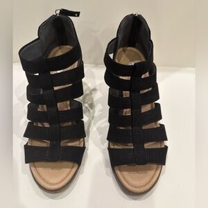 Dr. Scholl’s Black Suede Gladiator Sandal 3 in Heels Women’s Size 9